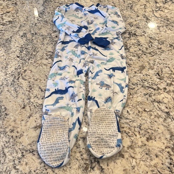 Lot of boys size 5T pajamas - Picture 9 of 11